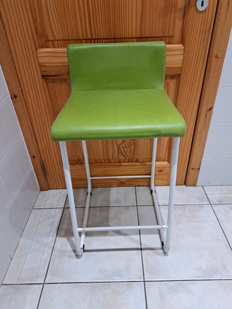 Groene barkruk in zeer goede staat zit 65 cm rughoogte 80 cm, Ophalen of Verzenden, Zo goed als nieuw