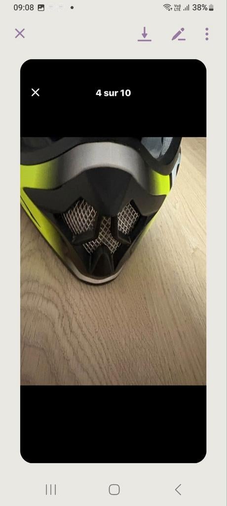 Casque pour quad presque tout nouveau, Motos