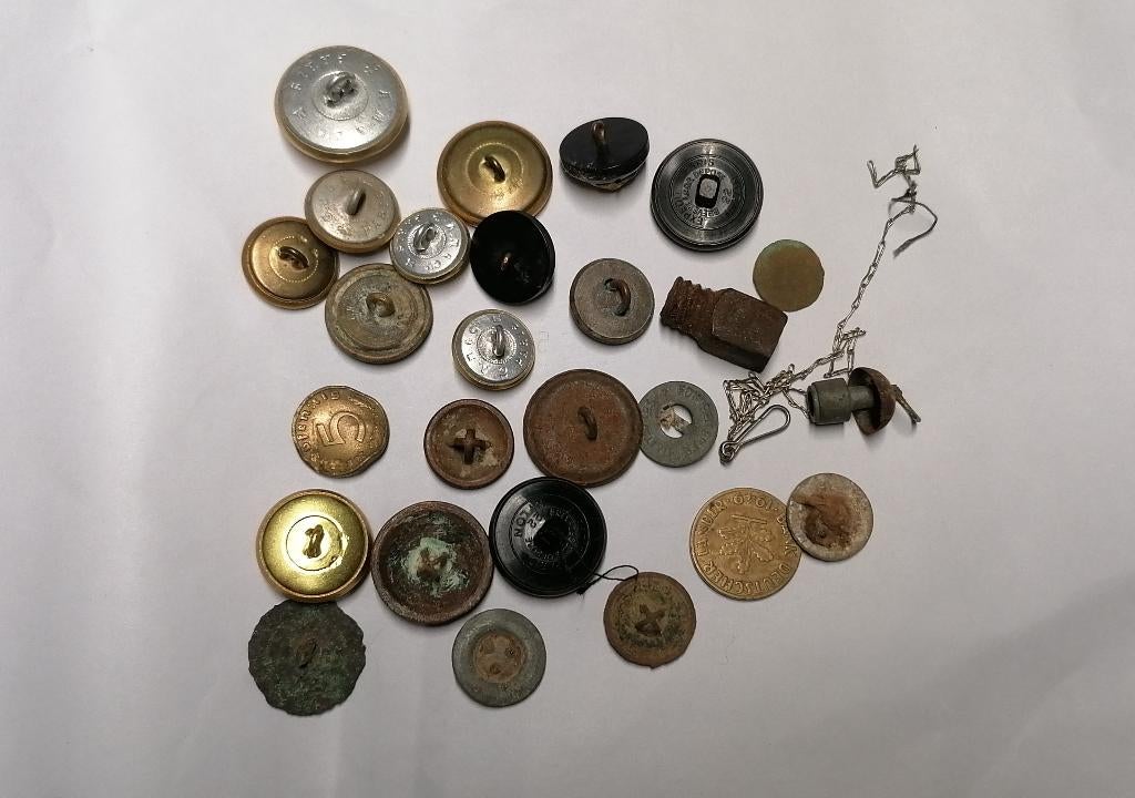 Boutons militaire anciens WW1 WW2 Indochine, Envoi
