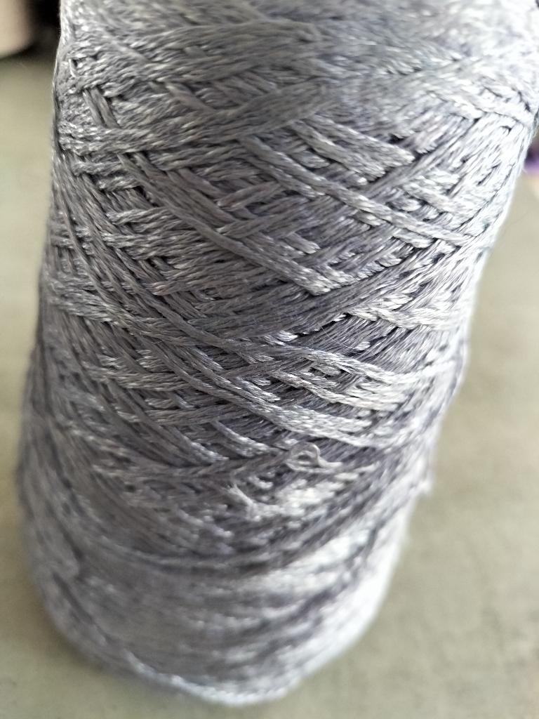 Glanzende wollen kegel nr. 11 van 292 g., Hobby en Vrije tijd, Breien en Haken, Ophalen of Verzenden