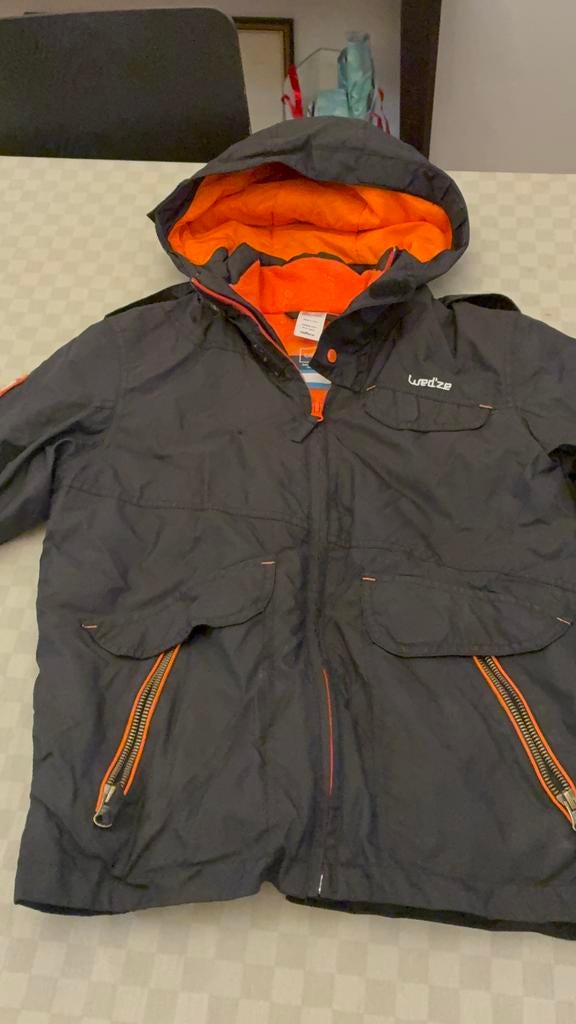 Veste niire enfans 10 ans sports d’hiver, Autres marques, Comme neuf, Enlèvement, Ski