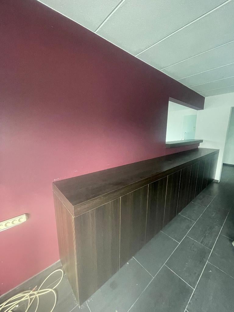 kast, Ophalen, Zo goed als nieuw, Met deur(en)