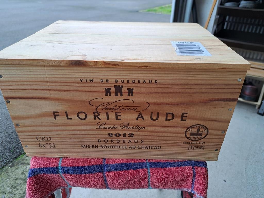 Boîte fermée contenant 6 bouteilles de Bordeaux Florie Aude, Enlèvement ou Envoi, Neuf