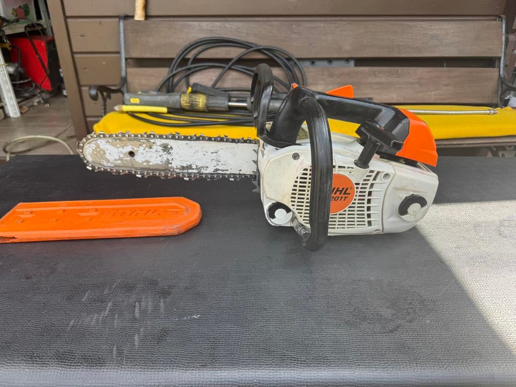 Tronçonneuse STIHL MS 201T avec manche supérieur, Jardin & Terrasse, Outils à main, Enlèvement, Comme neuf