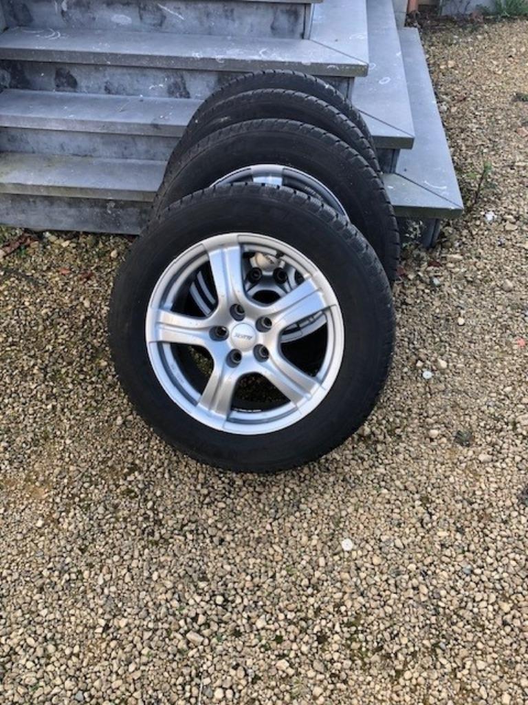 pneus hiver MICHELIN 18 pouces suv, Neuf, Pneus hiver, Enlèvement, 235 mm