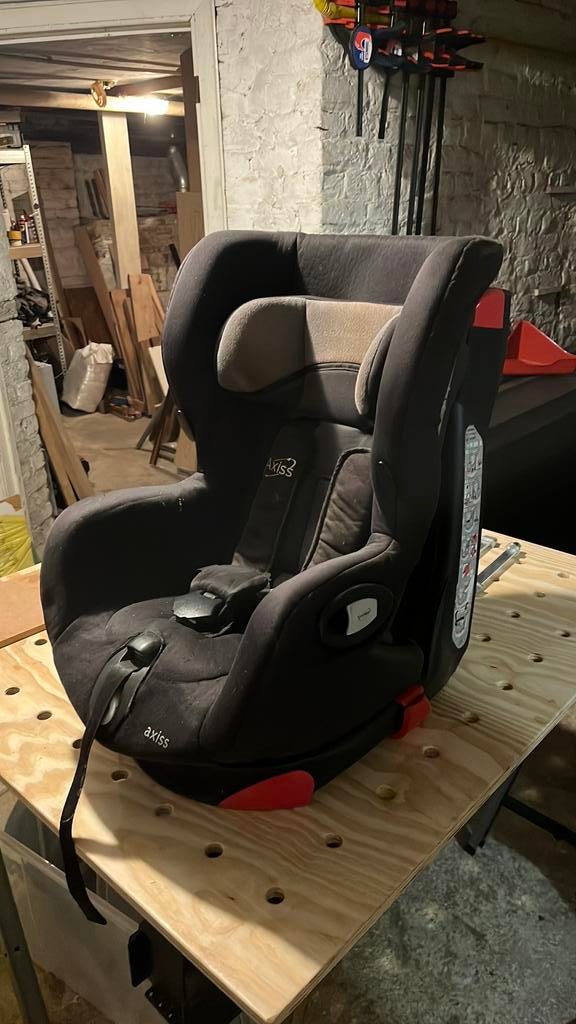 Siège auto Axiss, Ceinture de sécurité, Protection latérale, Enlèvement, Utilisé