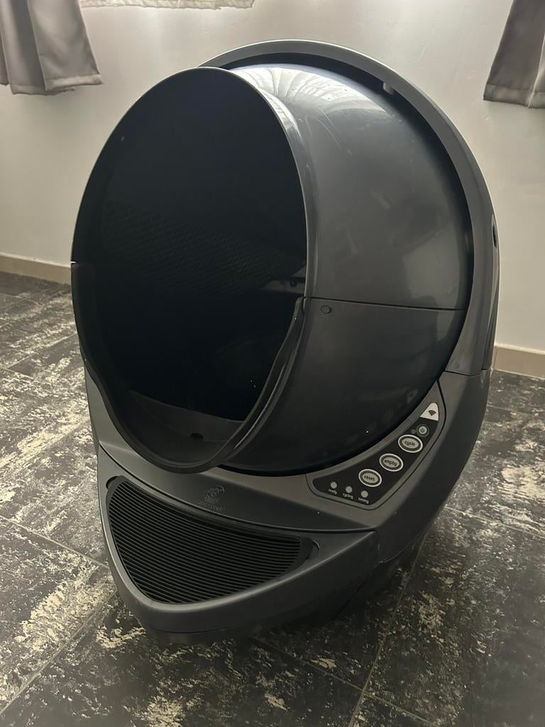 Robot litter 3, Dieren en Toebehoren, Kattenbakken, Ophalen, Zelfreinigend, Gebruikt, Gesloten