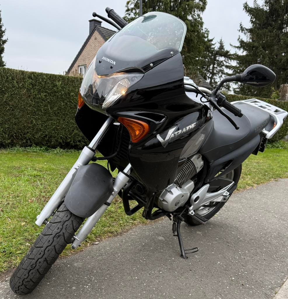 Honda XLV 125 Varadero, 2 cilinders, Particulier, 125 cc, Toermotor