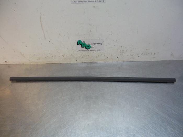 Joint de vitre d'un Volkswagen Polo (Polo 17-), Autos : Pièces & Accessoires, Volkswagen, -, 3 mois de garantie, Utilisé