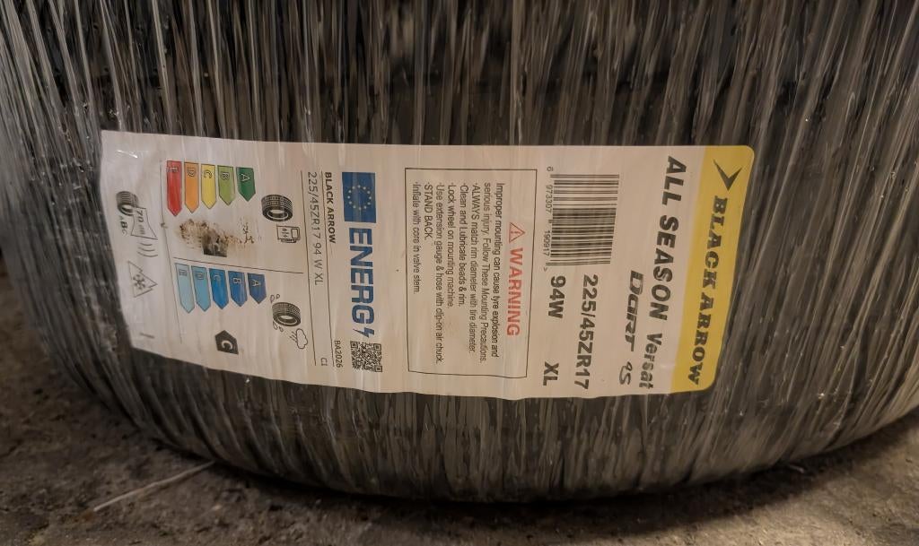 4 Pneus Neufs 17", Autos : Pièces & Accessoires, Pneus & Jantes, Neuf, 4 Saisons, Enlèvement, Pneu(s)