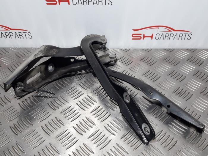 Charnière capot d'un Peugeot 307, Autos : Pièces & Accessoires, Autres pièces automobiles, Peugeot, Utilisé, 3 mois de garantie