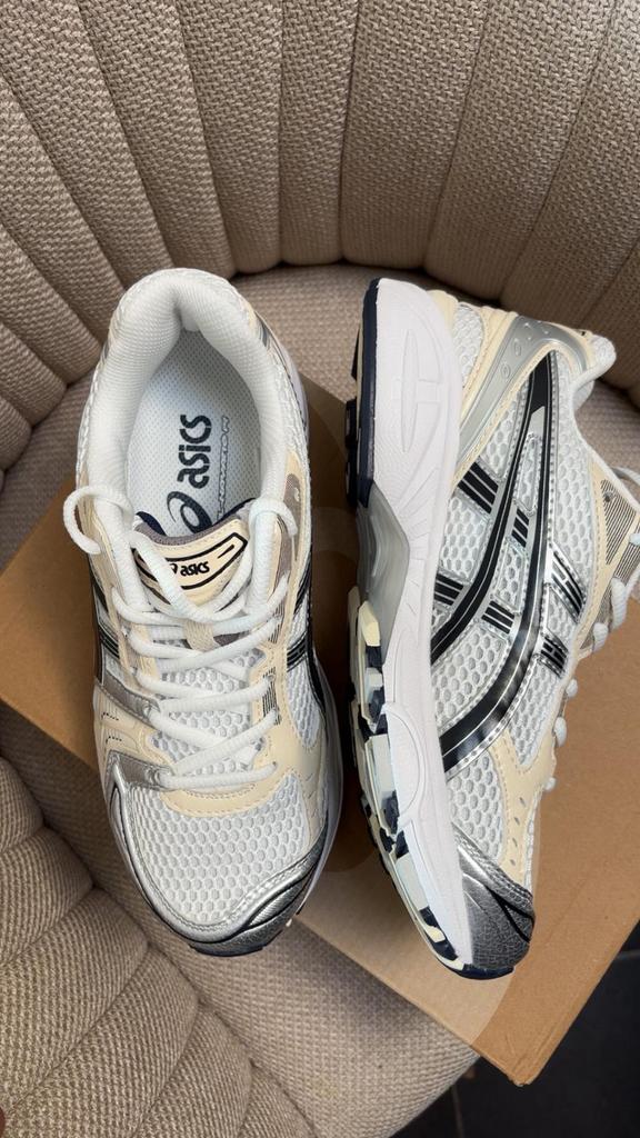 Asics 2 paar maat 39, Ophalen, Zo goed als nieuw