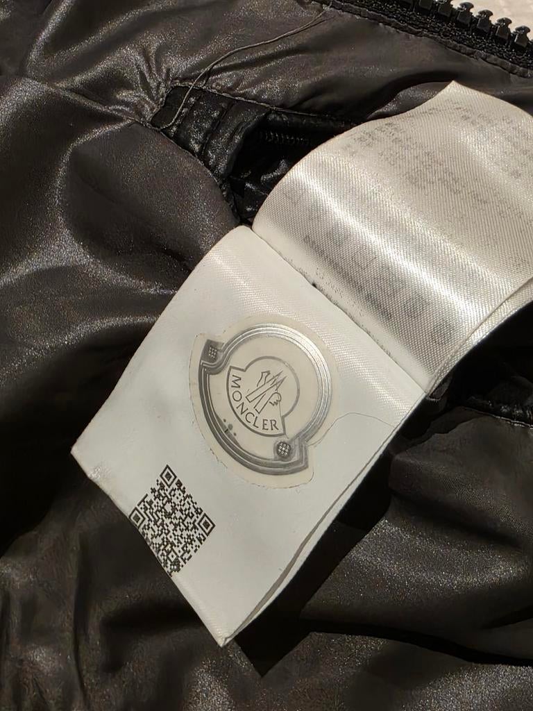 Moncler Maya 1.1 met NFC, Vêtements | Hommes, Enlèvement