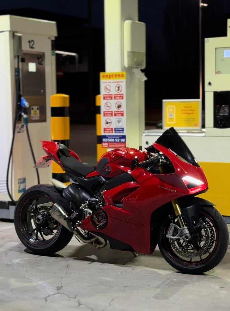Ducati panigale v4s