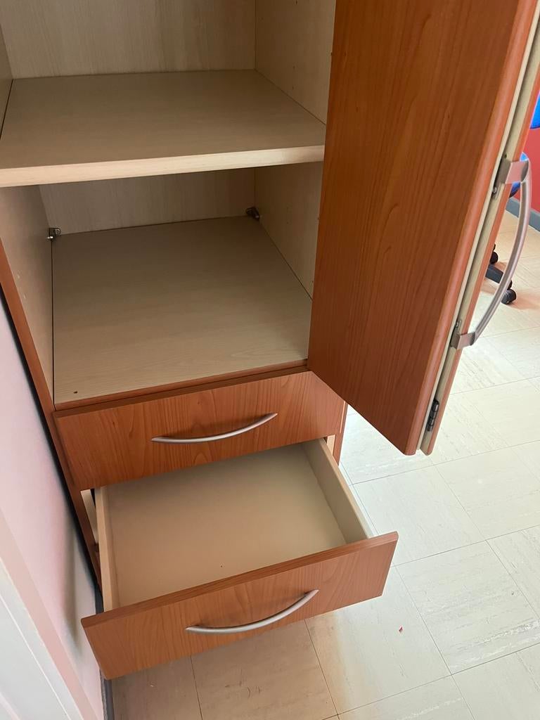 Kleerkast, Ophalen, Gebruikt, Met deur(en), 200 cm of meer