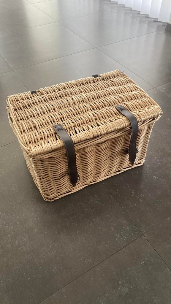 Rieten mandje met ledereb riempjes voor Vespa, Fietsen en Brommers, Scooters | Vespa, Zo goed als nieuw, Ophalen