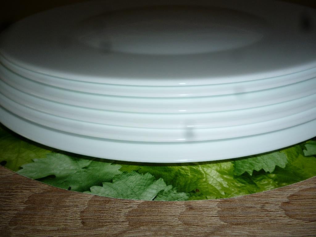 6 grandes assiettes, Maison & Meubles, Uni, Assiettes(s), Comme neuf, Enlèvement