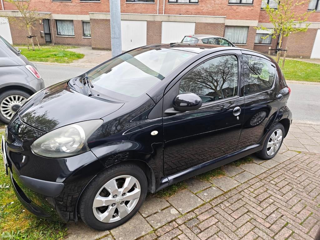 TOYOTA AYGO 1.0 12V VVT-I 5DEURS / AIRCO / ZWART, Autos, Euro 5, Achat, Entreprise, Boîte manuelle
