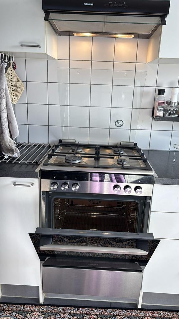 Fornuis op Gas , 3 jaar oud, geen schade, heel proper., Elektronische apparatuur, Fornuizen, Ophalen, Gas