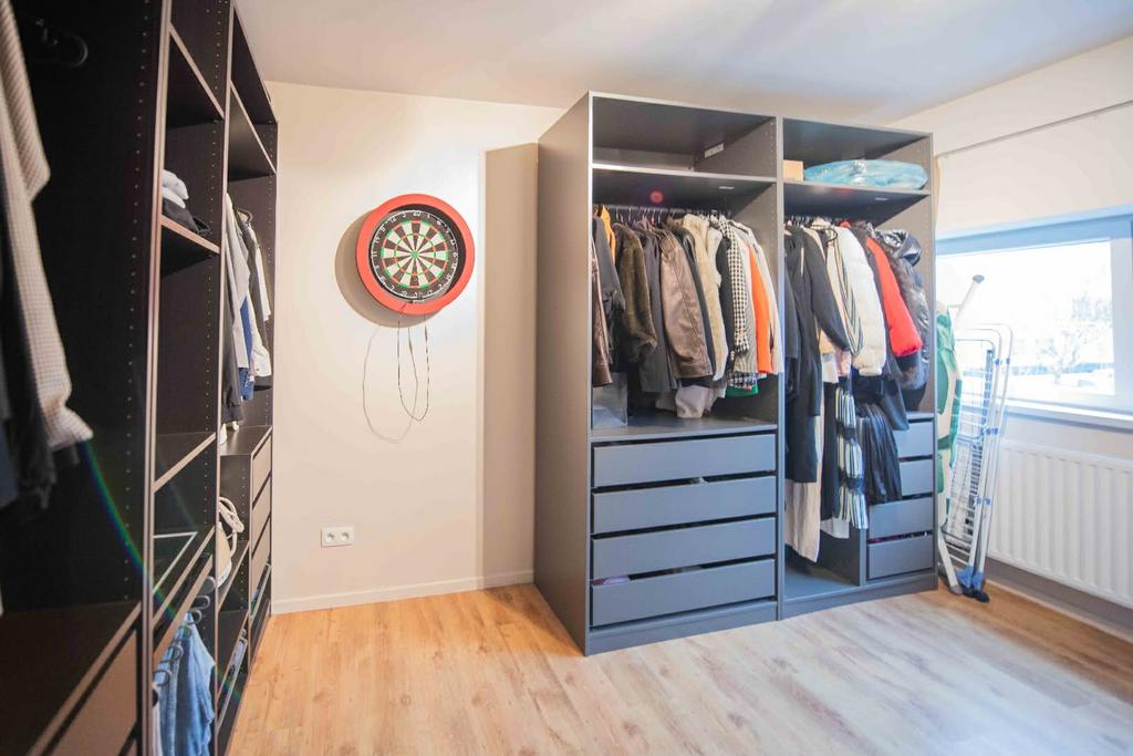 Ikea kast 1jaar oud, Ophalen, Zo goed als nieuw