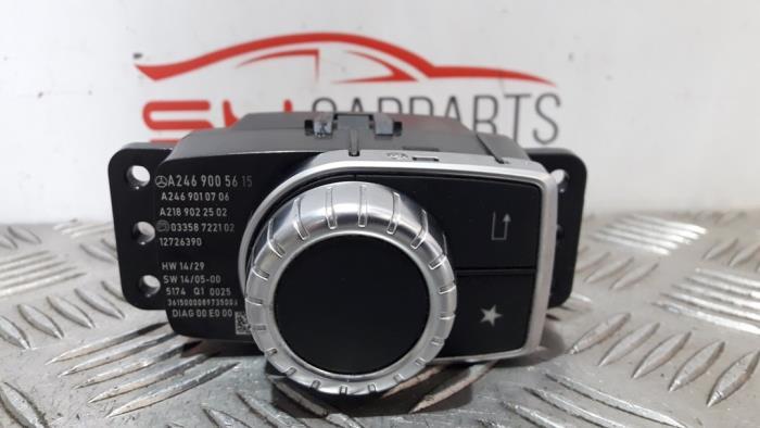 Bouton I-drive d'un Mercedes CLA, 3 mois de garantie, Utilisé, -, -