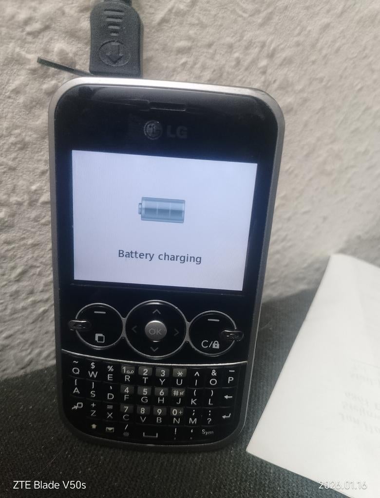 Téléphone LG avec chargeur, Télécoms, Téléphonie mobile | Chargeurs pour téléphone, Envoi, LG