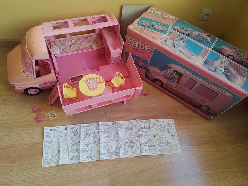 Barbie magic van, Enfants & Bébés, Jouets | Maisons de poupées, Enlèvement, Utilisé, Accessoires