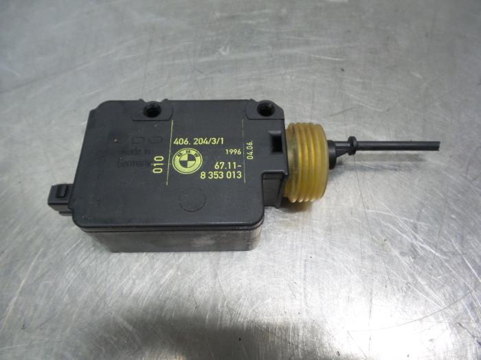 Moteur verrouillage centrale des portes d'un BMW 3-Serie (3-, -, 3 mois de garantie, Utilisé, -