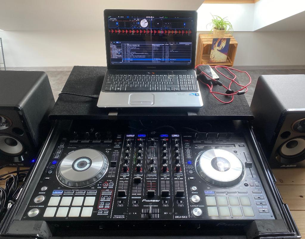 Pioneer DDJ SX2 avec Flightcase, Enlèvement, Comme neuf, DJ-Set, Pioneer