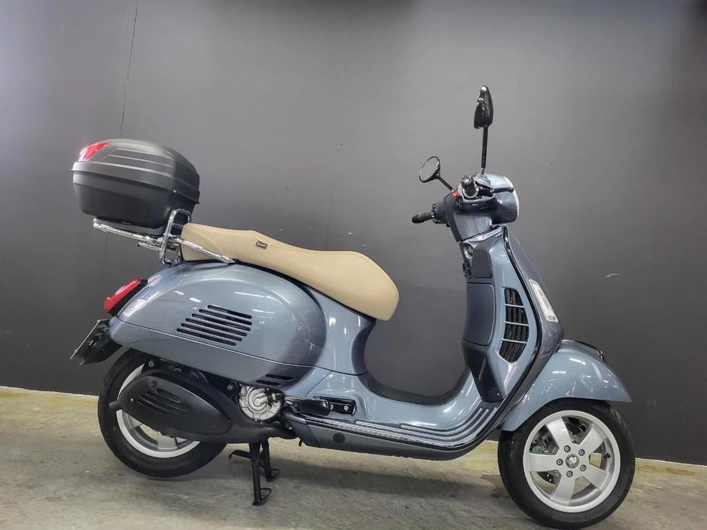 Piaggio Vespa 250 GTS stijlvolle scooter met garantie, 250 cc, Scooter, Bedrijf, 12 t/m 35 kW