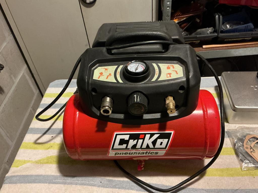 Compressor Criko olievrij, Doe-het-zelf en Bouw, Compressors, Ophalen, Zo goed als nieuw, 6 tot 10 bar, Olievrij