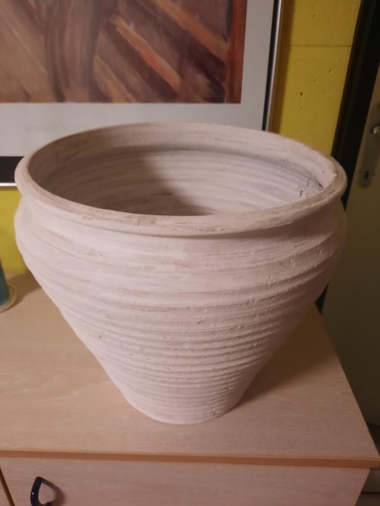 Witte terracotta pot, Enlèvement, Terracotta