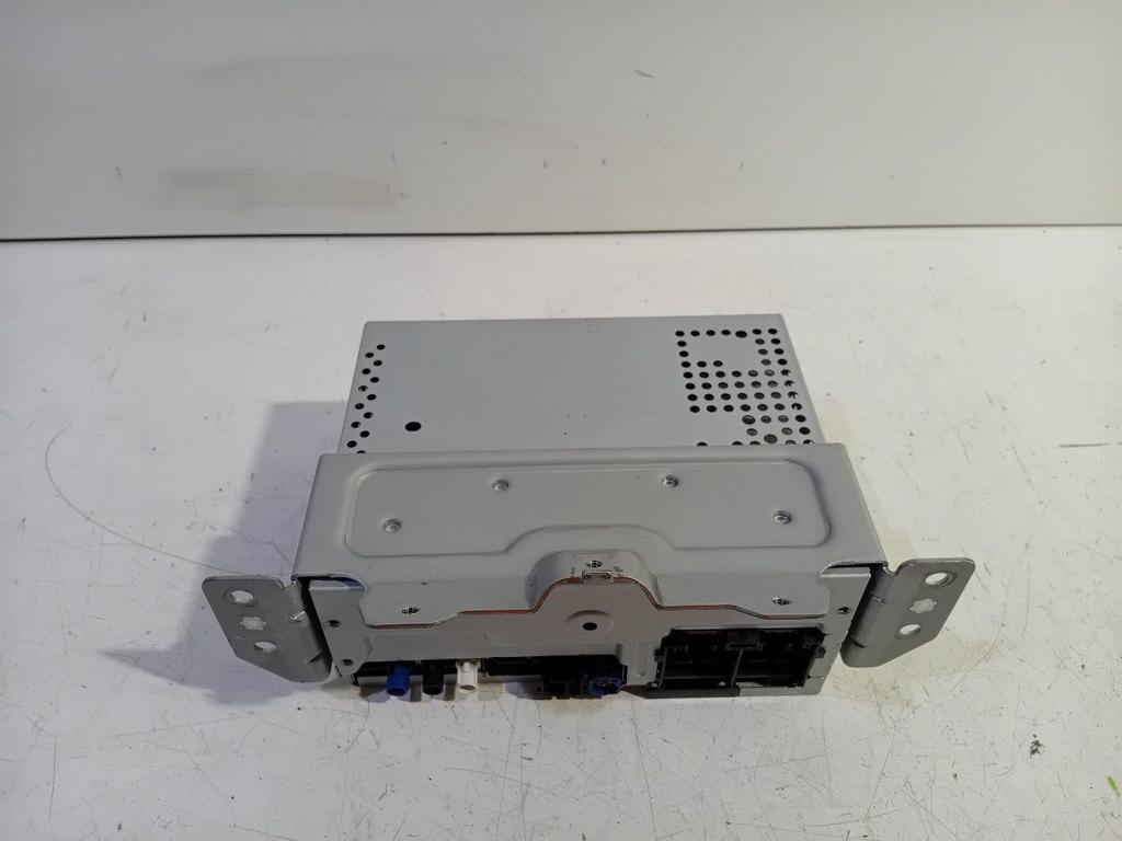 Radio Ford Fiesta, Autos : Divers, Autoradios, Enlèvement ou Envoi, Van der Ven Autorecycling B.V., Onderdelen@venauto.nl, Ettenseweg 76, 4706 PB Roosendaal, The Netherlands