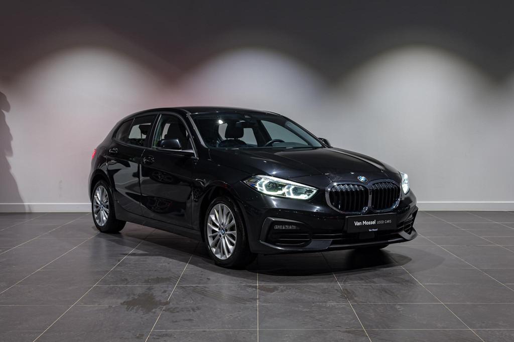BMW 1-serie 118i Aut. | Carplay | Cruise | LED | LMV, Auto's, Gebruikt, 136 pk, Zwart, 5 zetels