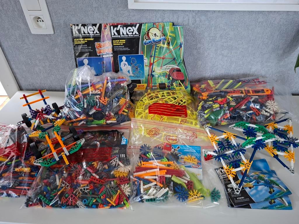 K'nex : achtbanen , auto's, vliegtuigen,... ( 4 kg), Ophalen of Verzenden, K'nex