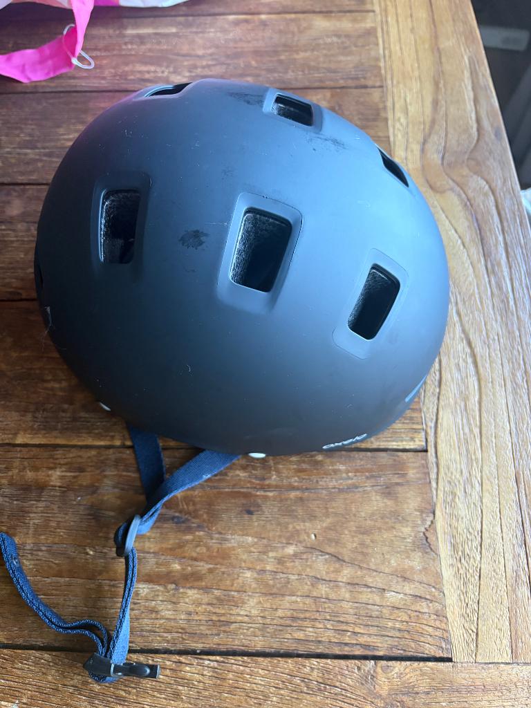 Helm rollerblates, Sport en Fitness, Skeelers, Verstelbaar, Zo goed als nieuw, Bescherming, Ophalen