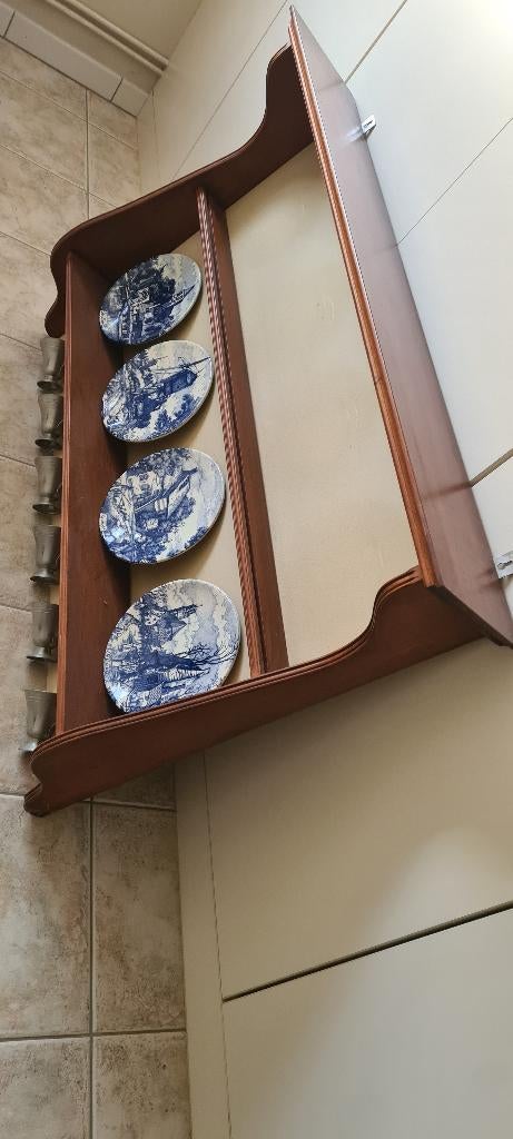 Te koop notelaar hangrek, Ophalen, Zo goed als nieuw