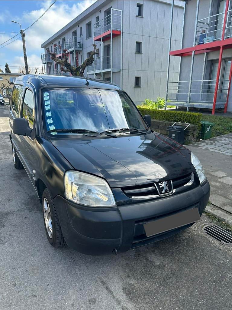 Peugeot Partner 1.6 diesel prêt à immatriculer, Auto's, 1600 cc, Zwart, Bedrijf, Grijs