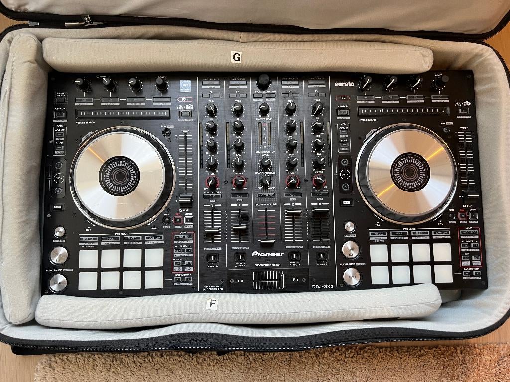 Sac de vol Pioneer DDJ SX2 + UDG, Enlèvement ou Envoi, Utilisé, DJ-Set, Pioneer