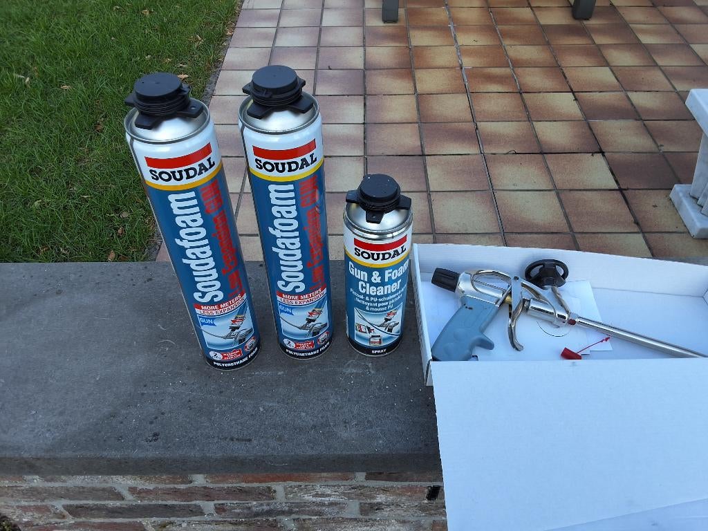isolatiefoam soudal met gun, Doe-het-zelf en Bouw, Isolatie en Afdichting, Dakisolatie, Nieuw, Minder dan 5 m², Ophalen