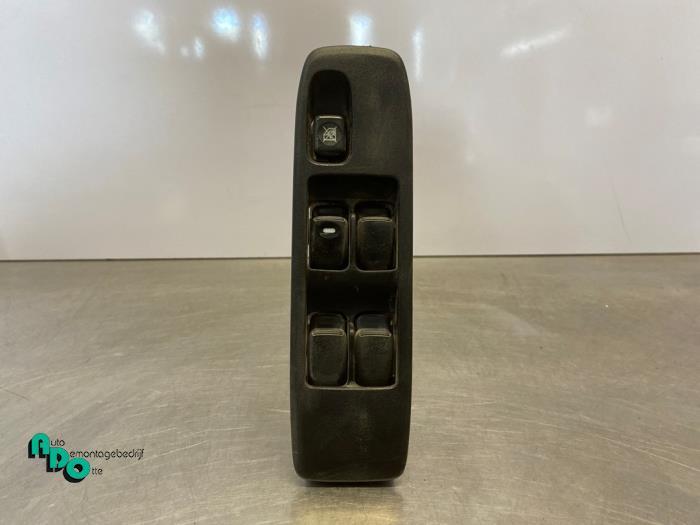 Commutateur vitre électrique d'un Mitsubishi Pajero (Pajero, -, 3 mois de garantie, Utilisé, Mitsubishi