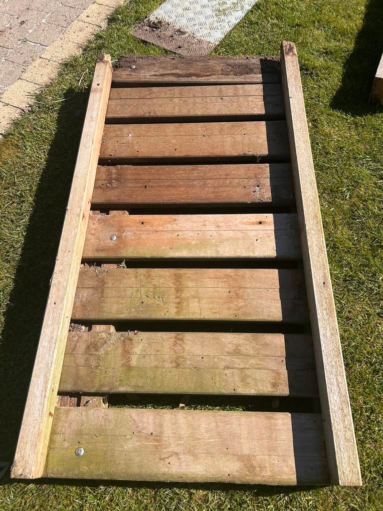 4 en bois en méranti, Bricolage & Construction, 50 mm ou plus, Moins de 200 cm, Autres essences de bois, Enlèvement