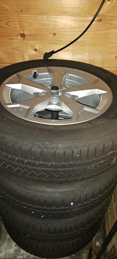 4 Pneux hiver av jantes alliage, Pneus et Jantes, Véhicule de tourisme, Enlèvement, Utilisé