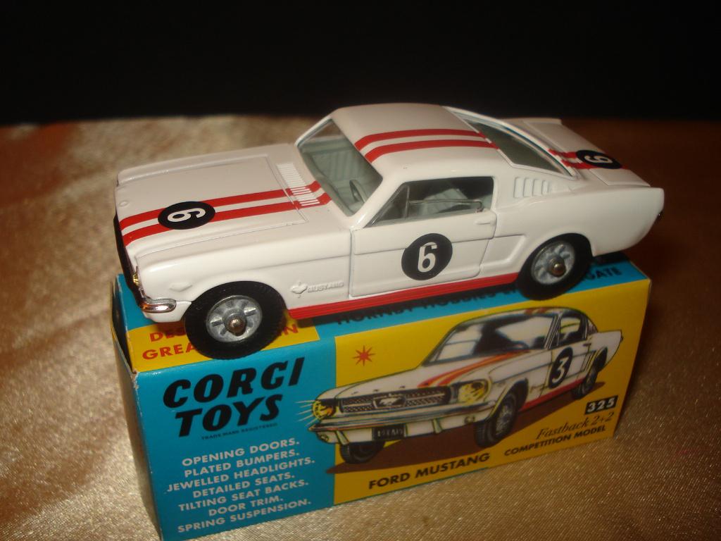 CORGI TOYS Ford Mustang Fastback Competition Model Reissue, Ophalen of Verzenden, Nieuw, Auto, Corgi