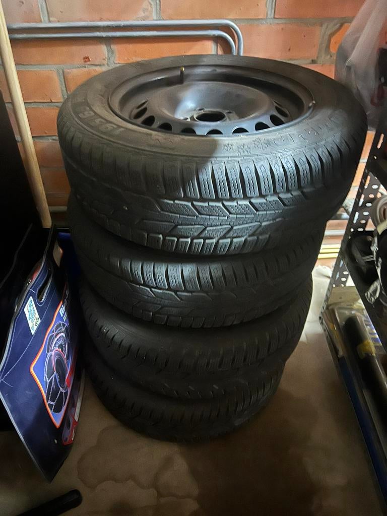 Set winterbanden op velg voor Opel Astra - ET35, Auto-onderdelen, Ophalen, Gebruikt, 15 inch, Banden en Velgen