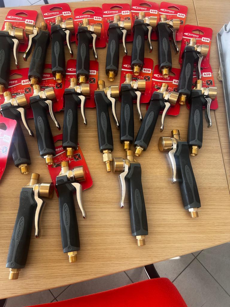 Brûleurs à asphalte de toiture/laiton avec grue rotative, Enlèvement, Métal, Neuf, 15 m² ou plus