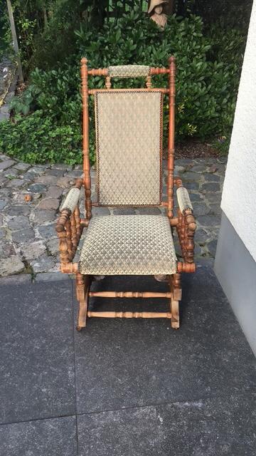 Fauteuil à bascule victorien, Enlèvement