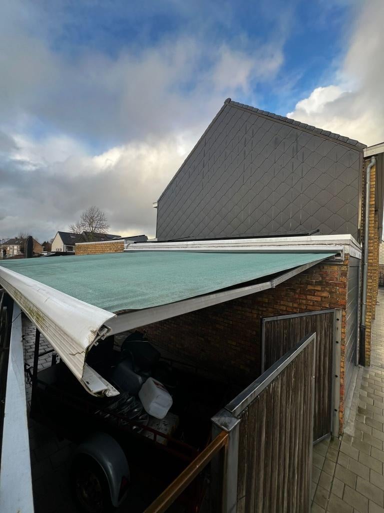 Uitschuifbare zonneluifel, Ophalen, Gebruikt, 450 cm of meer, Elektrisch