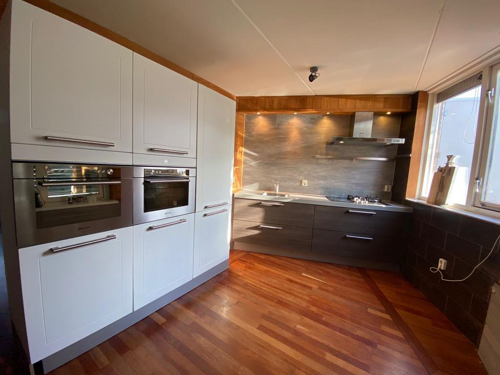 Très belle cuisine droite + armoire murale + DÉMONTÉE !