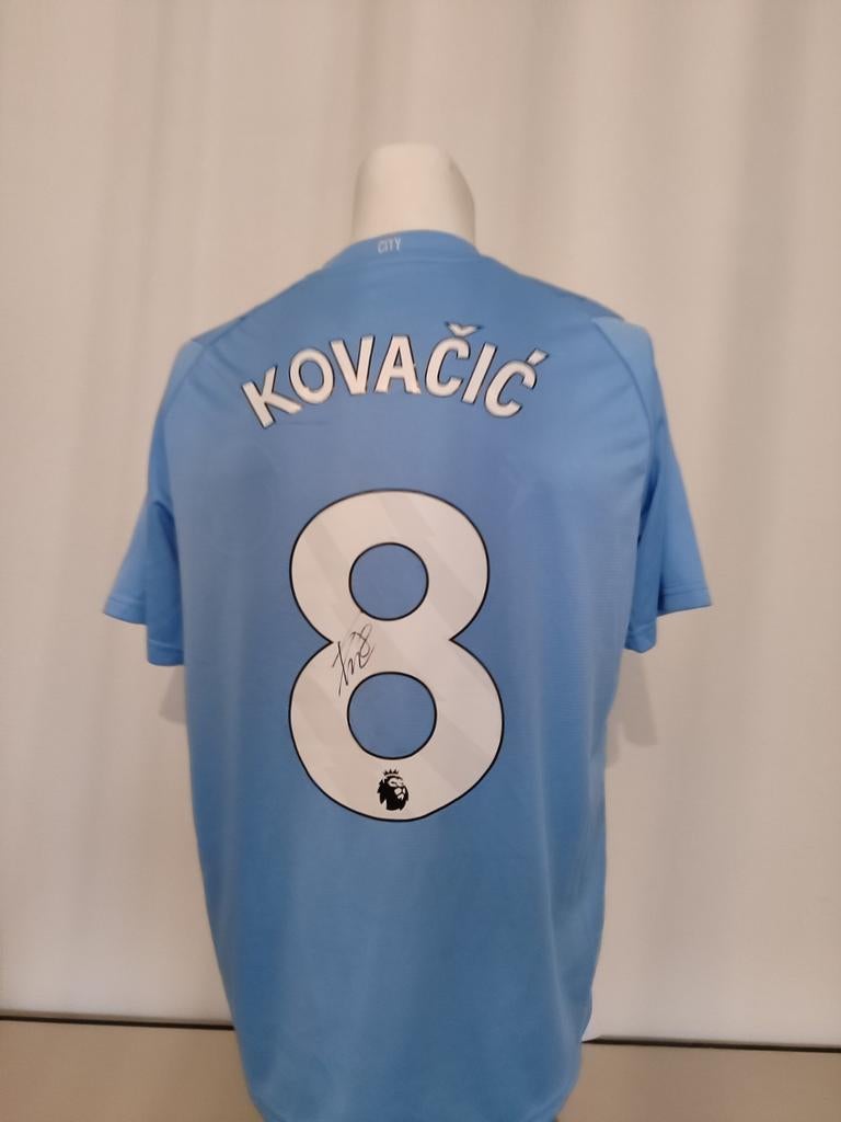 Maillot Manchester City signé par Mateo Kovacic avec COA., Enlèvement ou Envoi, Neuf, Maillot